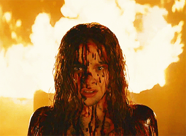 Carrie - Tráiler Oficial Español - Estreno 15 de Marzo de 2013