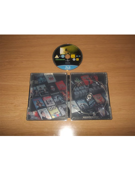 -Interior steelbook Coraline - un poco.......