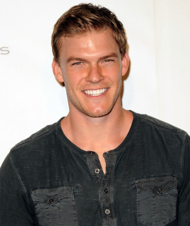 Alan Ritchson será Raphael en Las Tortugas Ninja