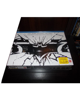The Dark Knight Trilogy - Ultimate Collector's Edition (UK) - Caja portada