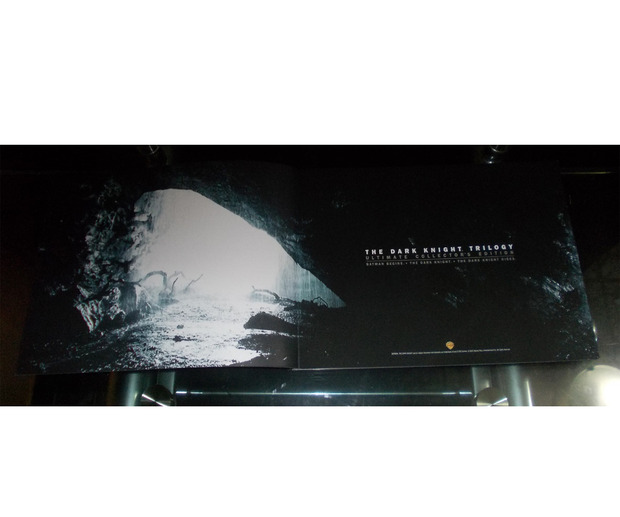 The Dark Knight Trilogy - Ultimate Collector's Edition (UK) - Libro 2