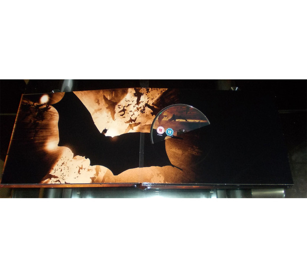 The Dark Knight Trilogy - Ultimate Collector's Edition (UK) - Estuche Batman Begins