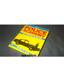Loca academia de policia (Edición UK) - Pedido amazon.es