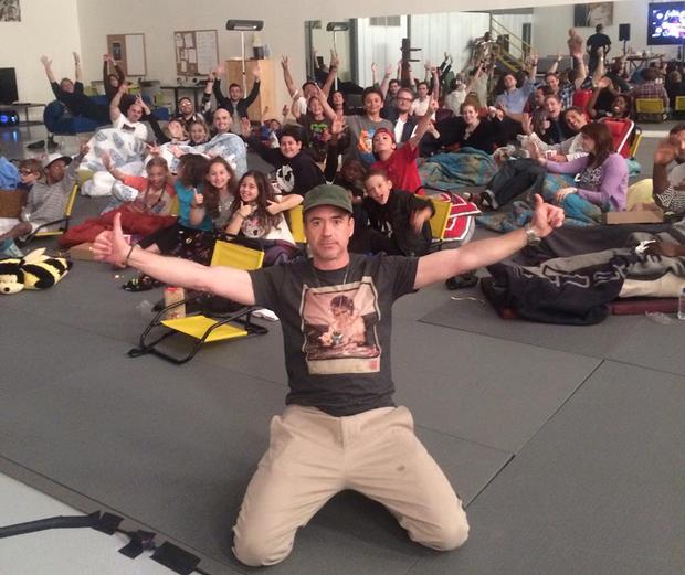 Robert Downey Jr. celebra su cumple con el Capitán América: El Soldado de Invierno  