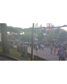 Todo esto para entrar en el walking dead del parque de atracciones!! flipad!!