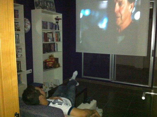 Mini Cine en casa viendo Fringe