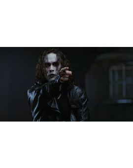 Eric Draven reclama su Blu ray del cuervo de una vez!!!