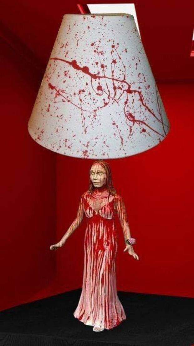 "Carrie" apaga la luz ;)