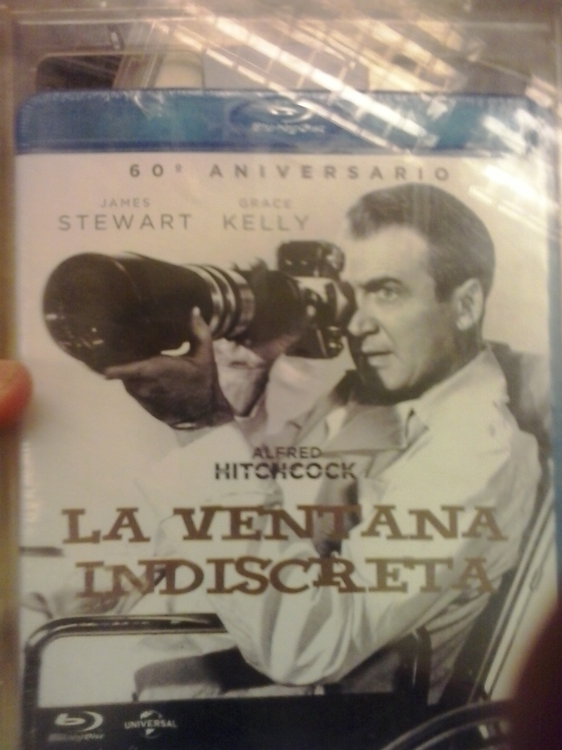 LA VENTANA INDISCRETA 60 ANIVERSARIO, no encuentro la ficha en mubis ni en amazon.es ¿Alguien sabe si lleva los mismos contenidos que la anterior edición?