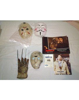 Pequeña colección compuesta por: Dos caretas de Viernes 13 (Freddy Contra Jason y Replica Pro de Viernes 13: Parte VII La Pelicula, Guante de Freddy Krueger de Pesadilla en Elm Street 4 (100% Artesanal) y careta del famoso Anonymous.