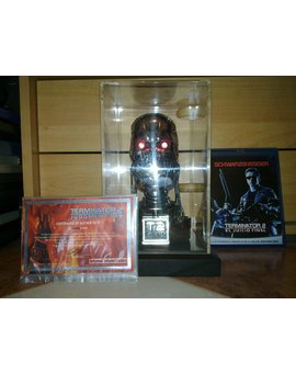 Pequeña colección compuesta por: Cabeza T-800 Terminator 2 Edición Limitada y Blu-Ray Terminator 2
