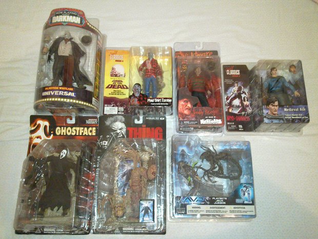 Pequeña coleccion de figuras precintadas: darkman, dawn of the dead, scream, army of darkness, the thing, a nightmare on elm street, alien vs predator