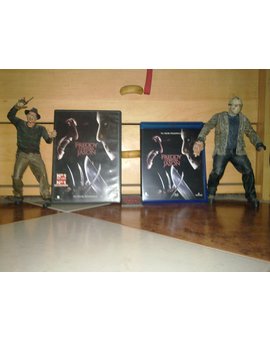 Pequeña Colección compuesta por: figuras de 18 CM de Freddy Krueger y Jason Vorhees + DVD y Blu-Ray de Freddy contra Jason