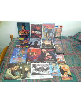 Pequeña Colección de VHS's, Gafas 3D Oficial de Pesadilla Final, Revistas Magazine Oficiales, Libros Oficiales y Promoción Oficial de la Saga de: Pesadilla en Elm Street Freddy Krueger (Robert Englund)