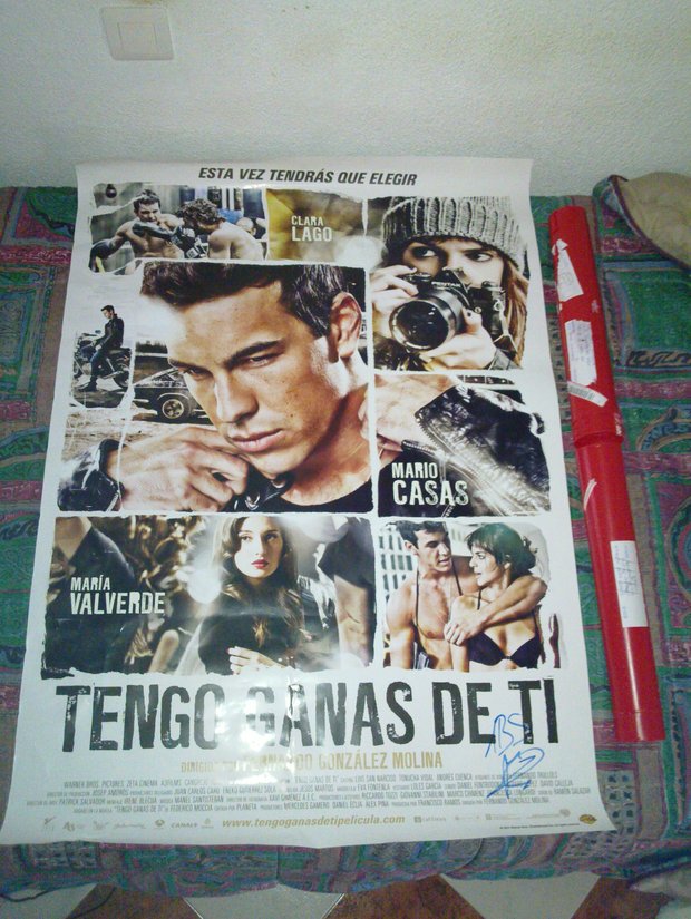 Poster TENGO GANAS DE TI firmado por Mario Casas en el Corte Inglés de Zaragoza (Por cortesía de Ana García y Estela)