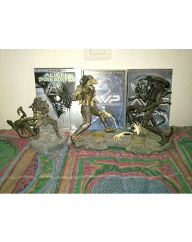 Pequeña colección AVP compuesta por: DVD's Alien VS Predator Edicion Especial 2 Discos, Versión nunca vista y AVP2 + Figuras