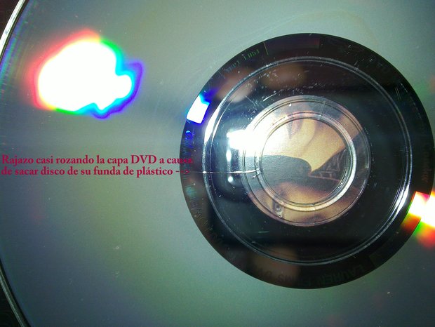 Consejos y opiniones sobre disco DVD Halloween H20 con rajazo, casi rozando capa, a causa de sacar disco de su botón de apertura
