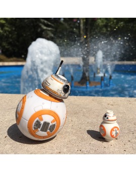 Os presento a 2 de mis tres BB-8 que tengo!!! 