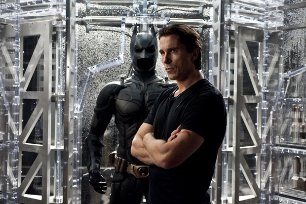 Bruce Wayne se pone por ultima vez el traje de Batman