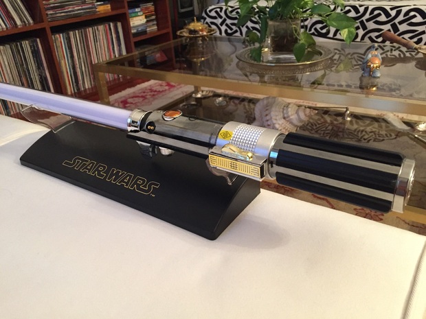 Anakin Skywalker Force FX Lightsaber 2/3