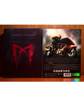 Dredd (Novamedia Steelbook Fullslip + Lenticular) 2/4