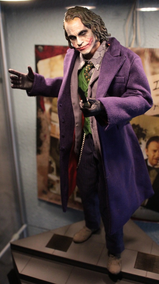 Nueva figura: Joker, The Dark Knight (2/5)