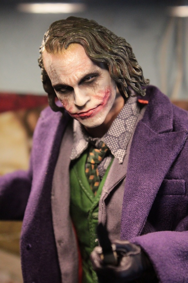 Nueva figura: Joker, The Dark Knight (3/5)