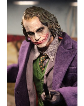 Nueva figura: Joker, The Dark Knight (3/5)