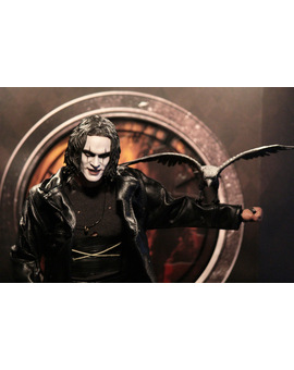 Nueva figura: El Cuervo, Hot Toys (5/5)