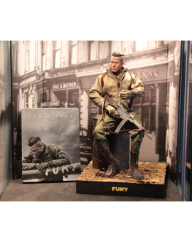 Nueva figura: Brad Pitt / Fury (1/4)