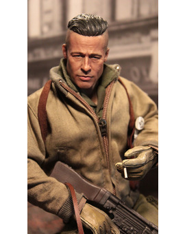 Nueva figura: Brad Pitt / Fury (3/4)