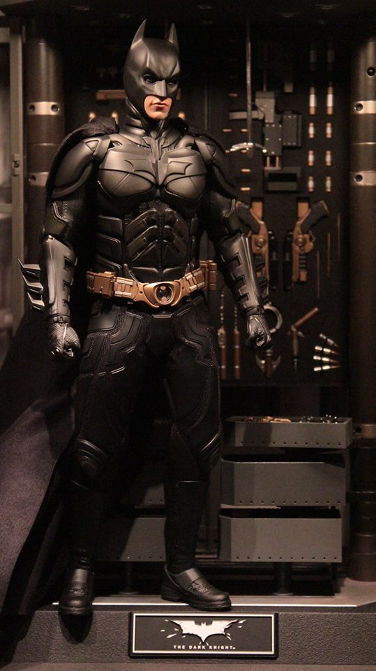 Hot Toys: Batman Armory (1/3)