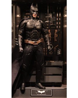 Hot Toys: Batman Armory (1/3)