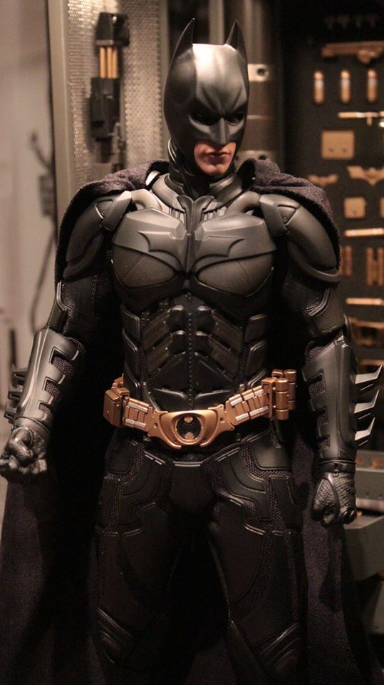 Hot Toys: Batman Armory (2/3)