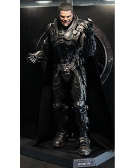Nueva figura. Hot Toys: General Zod (1/3)