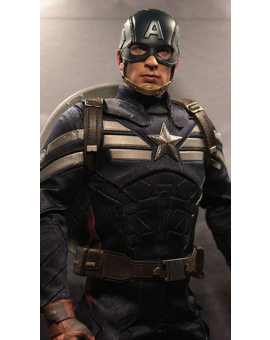 Nueva figura. Hot Toys: Capitán América (3/3)
