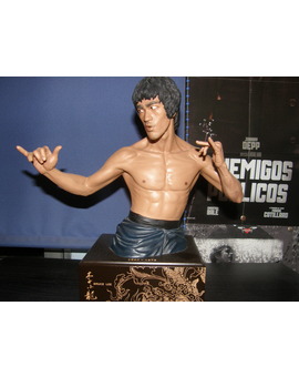 Busto, Bruce Lee