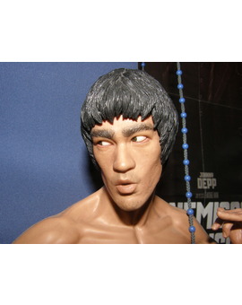 Busto. Bruce Lee (II)