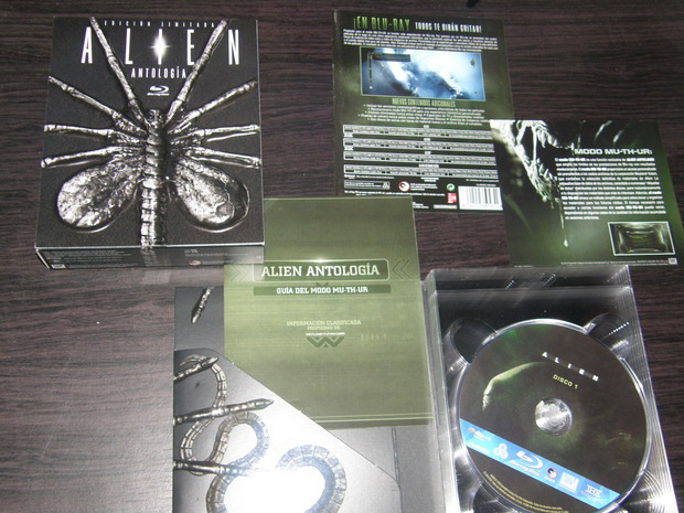 Alien Anthology (Blu-ray) "facehugger" (interior)