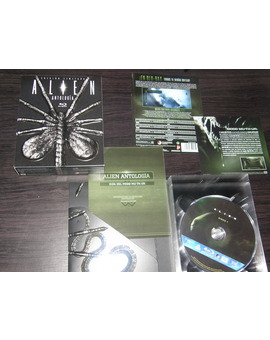 Alien Anthology (Blu-ray) "facehugger" (interior)