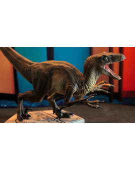 Figura Jurassic Park: Velociraptor (2/2)