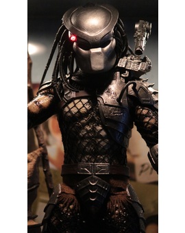Figura 'Classic Predator' de Hot Toys (3/8)
