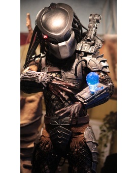 Figura 'Classic Predator' de Hot Toys (8/8)