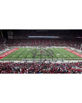 ¿Te gusta la música de las películas de SF? Pues mira a la Ohio State Marching Band interpretando "They come from Outer Space"