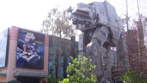 DISNEY prepara atracciones basadas en las nuevas películas de STAR WARSen sus parques