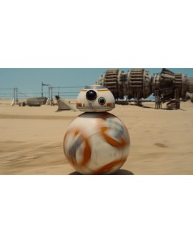 Pues se llama BB-8 y MARK HAMILL dice que no es CGI, que es real