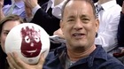 Tom-hanks-se-reencuentra-con-wilson-en-un-partido-de-hockey-c_s