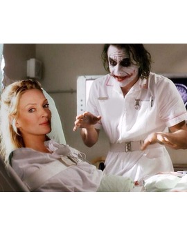 Se filtra una foto de UMA THURMAN con su CIRUJANO, que le recomendó RENÉE ZELLWEGER