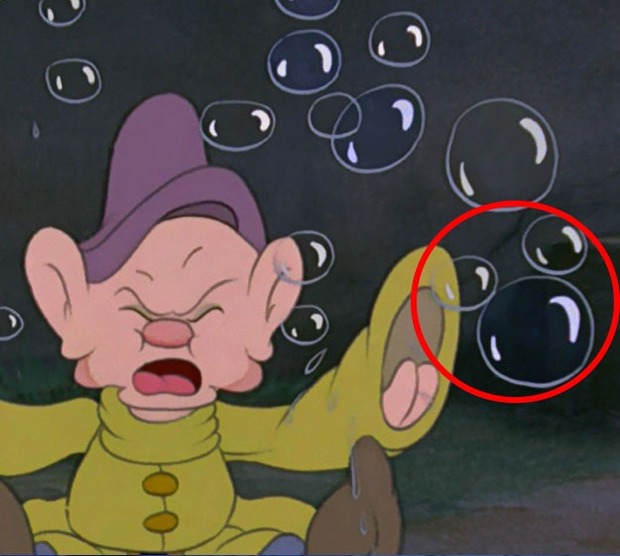 DISNEY introduce huevos de pascua desde el principio.