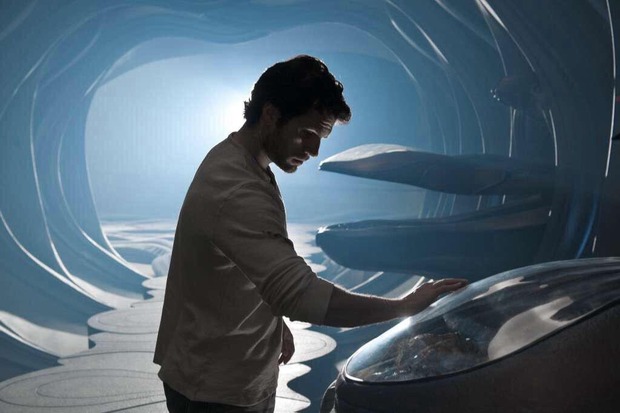 Uh, ¿y si en esa cápsula abierta venía SUPERGIRL?